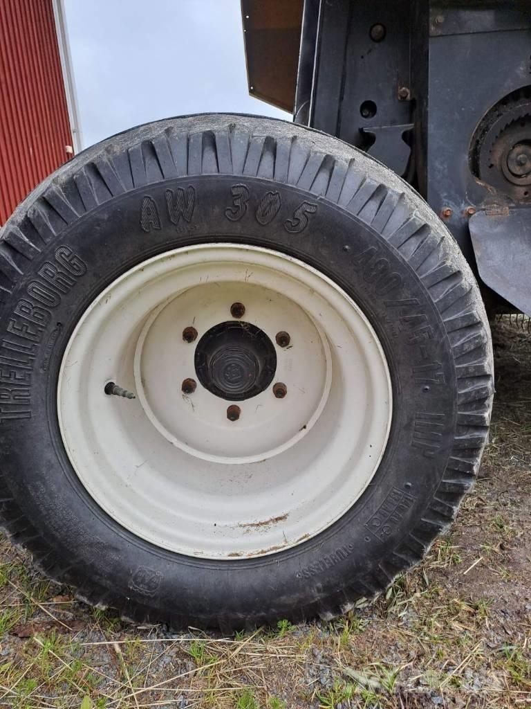 New Holland BR 7060 Balirke (okrogle bale)