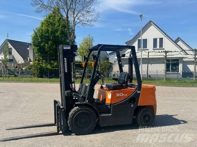 Doosan D30 Plus Dizelski viličarji
