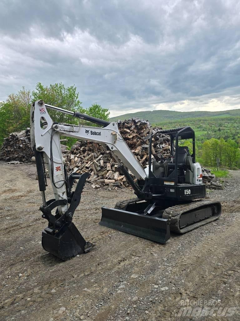 Bobcat E 50 Mini bagri <7t