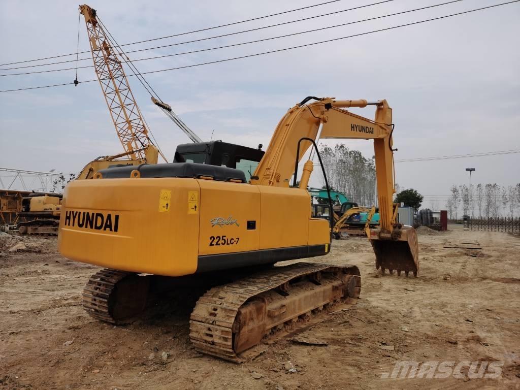 Hyundai R225LC-7 Bagri goseničarji