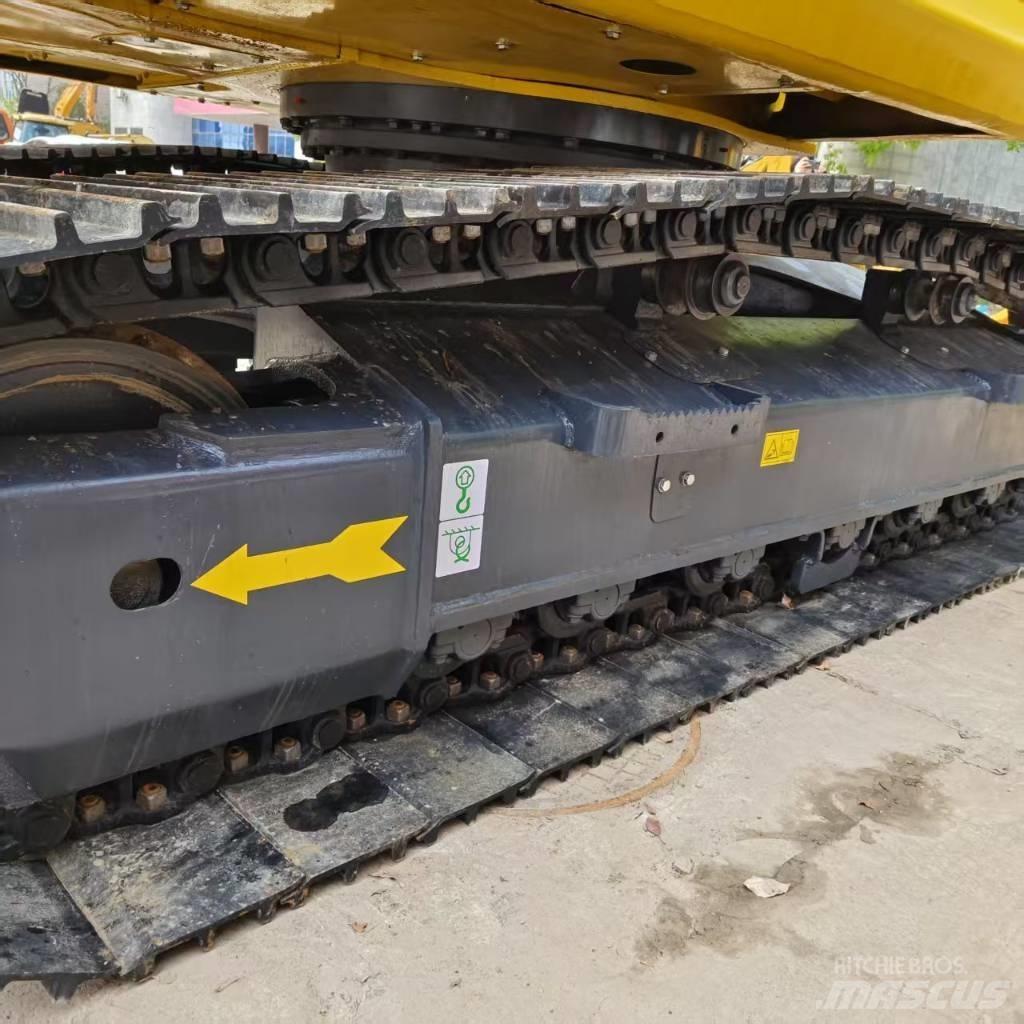 Komatsu PC 200-8 Bagri goseničarji