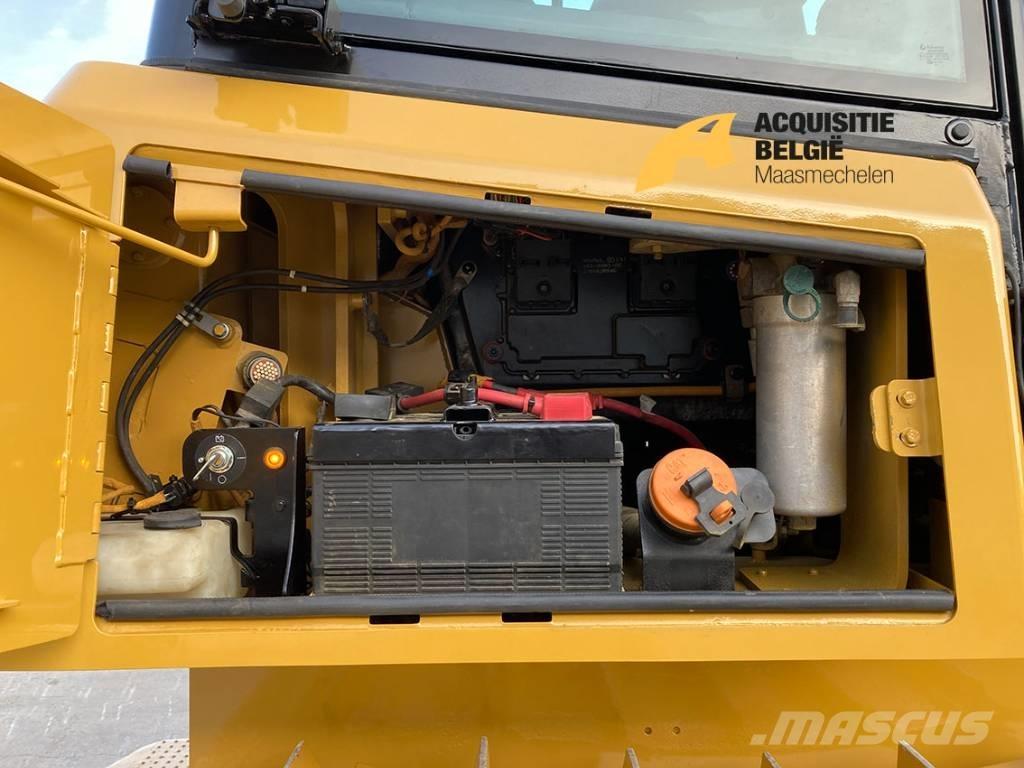 CAT D 6 K 2 LGP Buldožerji goseničarji