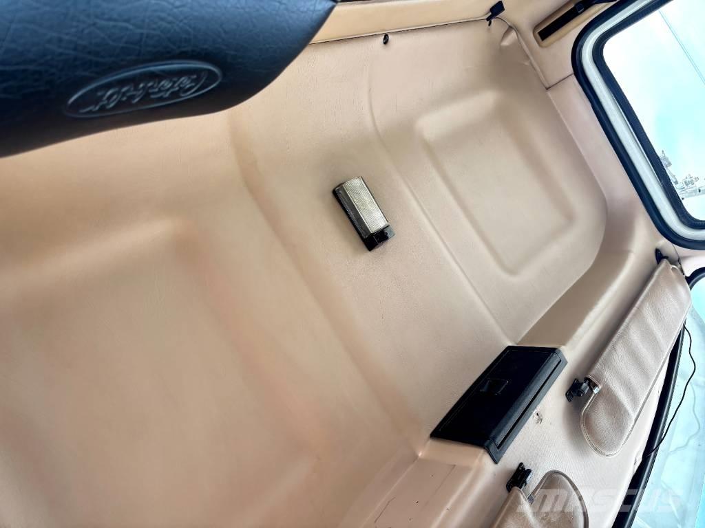 Mack Granite Razstavljivi tovornjaki z žičnimi dvigali