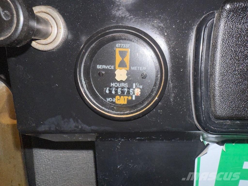 CAT 988 F II Kolesni nakladalci
