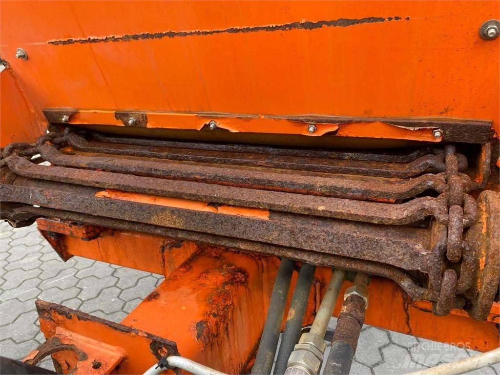  GÜSTROWER D075 Trosilniki mineralnega gnojila