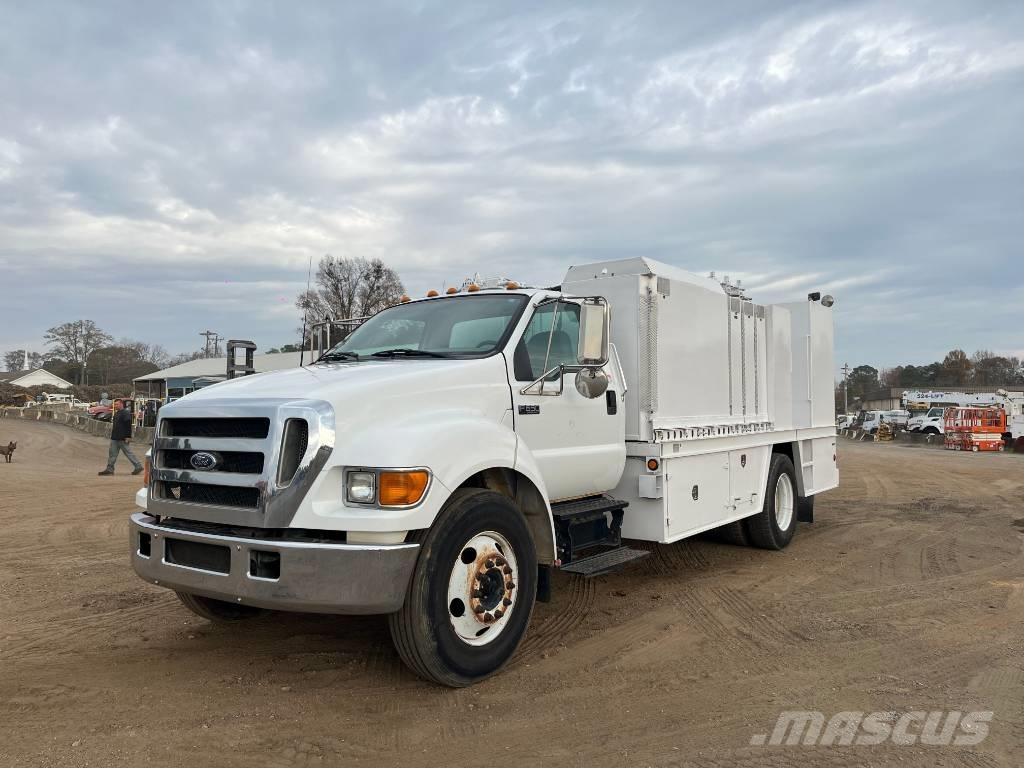 Ford F 650 XLT Tovornjaki cisterne
