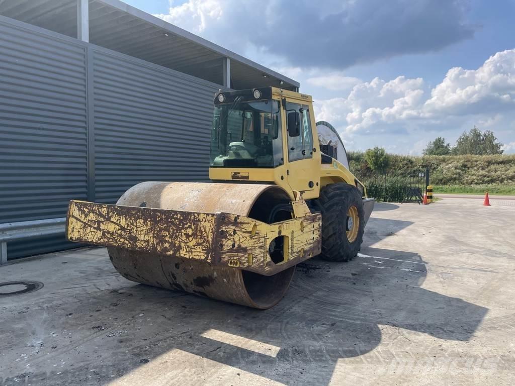 Bomag BW 216 DH-4 Enojni valjarji
