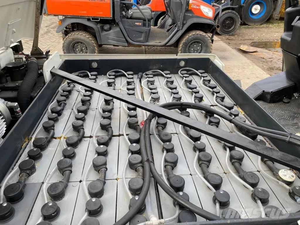 CAT EP30K-PAC Električni viličarji