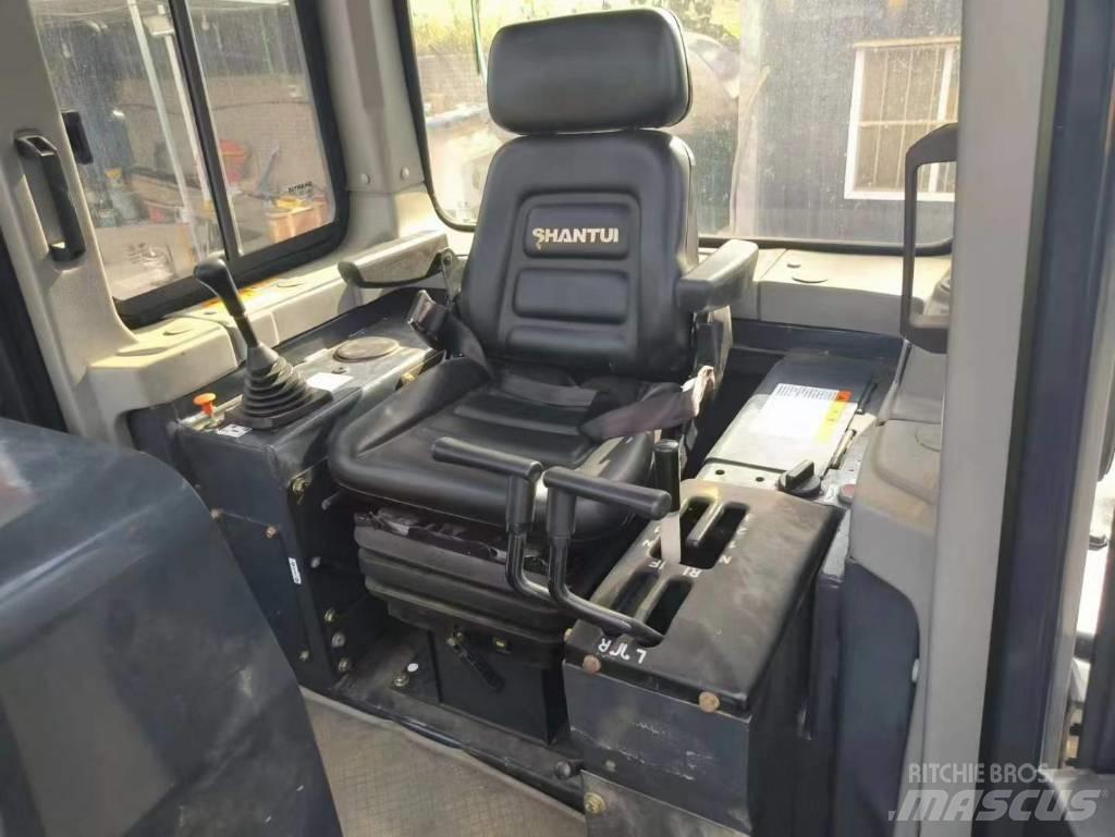 Shantui SD 16 Buldožerji goseničarji
