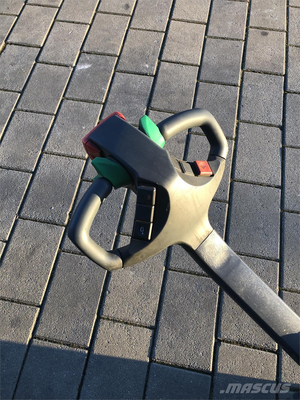 Jungheinrich WP16 Samopogonski ročni viličarji