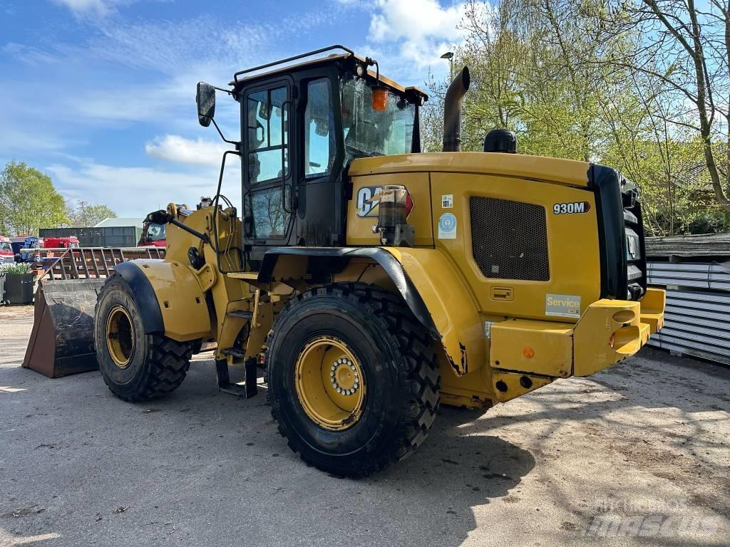 CAT 930M Kolesni nakladalci
