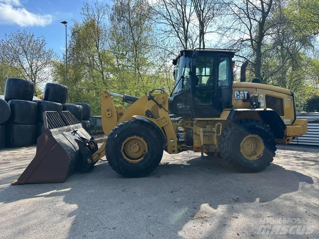 CAT 930M Kolesni nakladalci