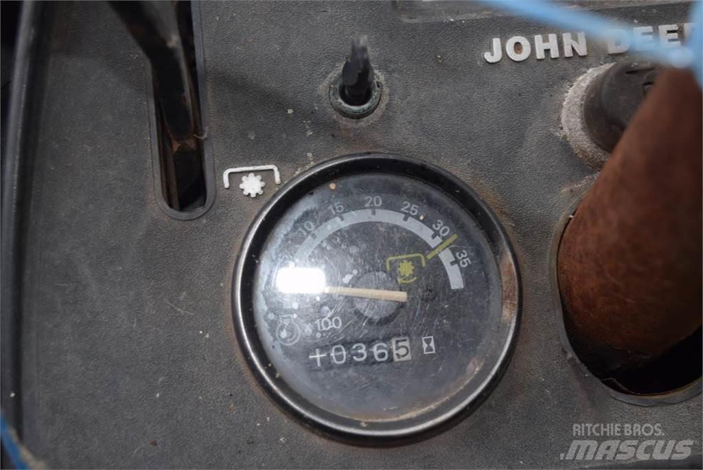 John Deere 755 Traktorji