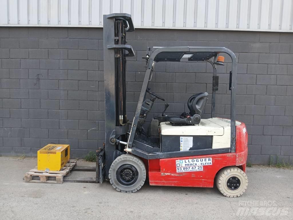 Nissan Q02 L 25 CU Električni viličarji
