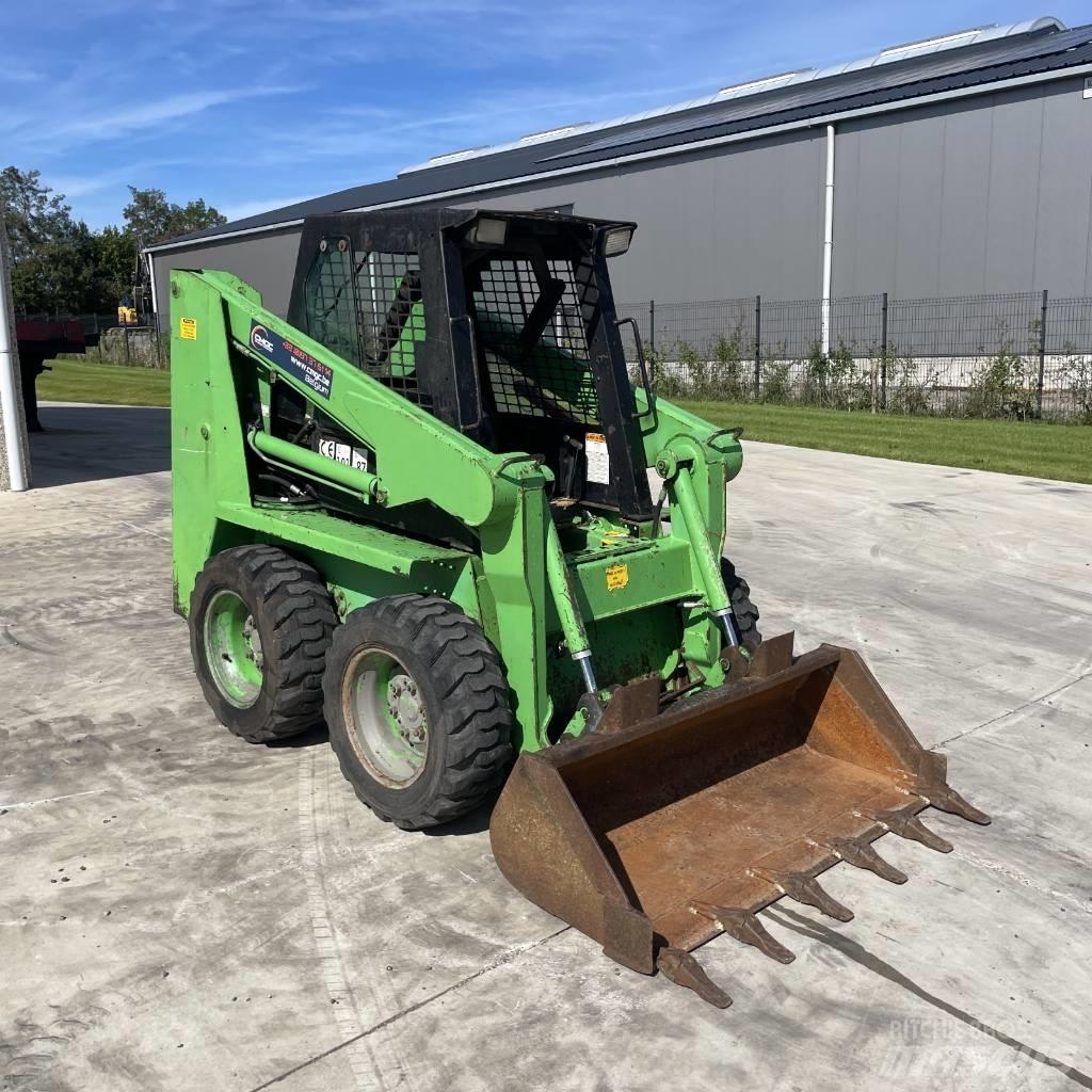 Gehl 3825 Skid steer mini nakladalci