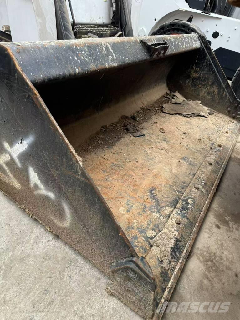 Bobcat T 770 Nakladalci goseničarji