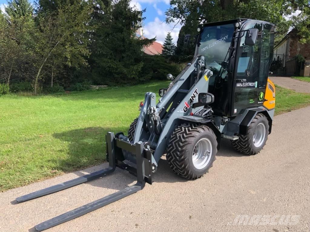 GiANT G 2200 E Večnamenski nakladalci