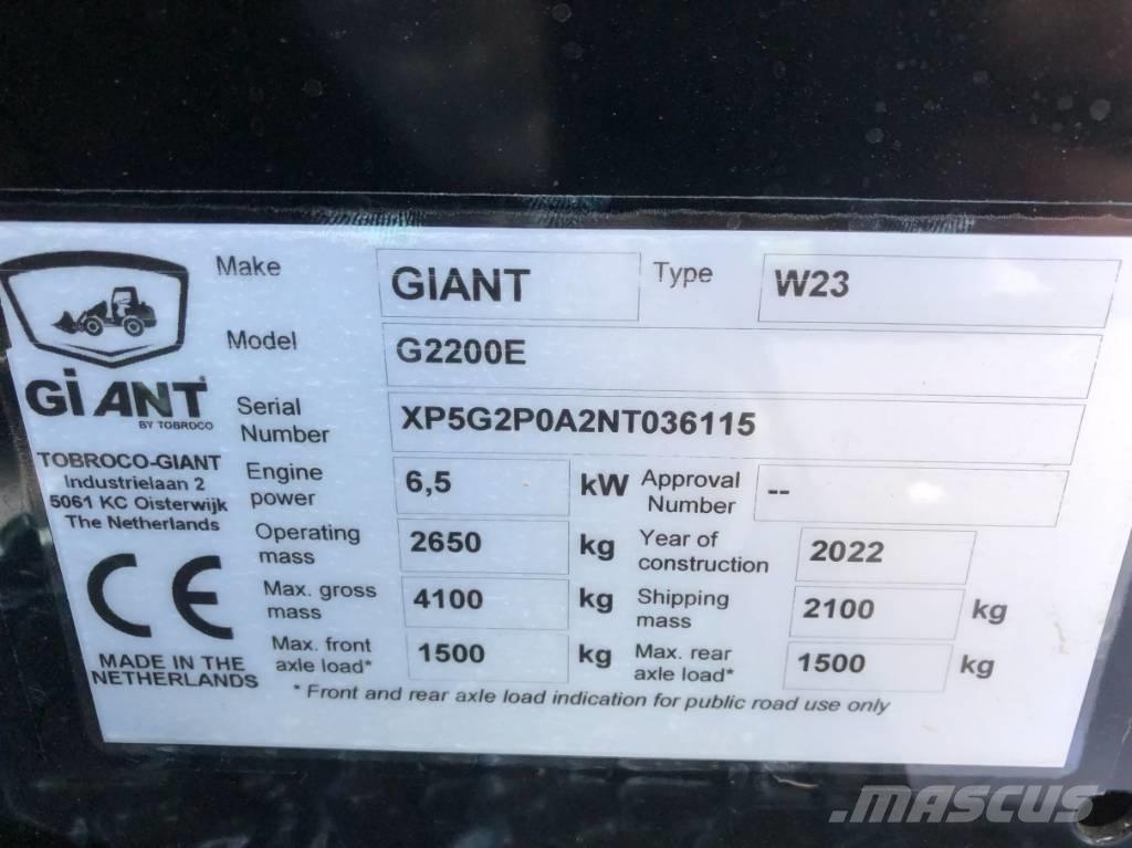 GiANT G 2200 E Večnamenski nakladalci