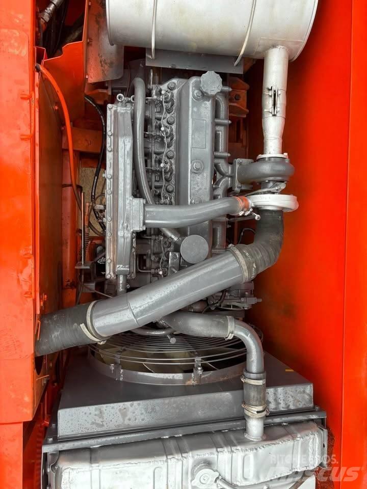Doosan DX 225 LCA Bagri goseničarji
