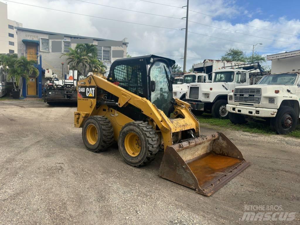 CAT 246 D Skid steer mini nakladalci