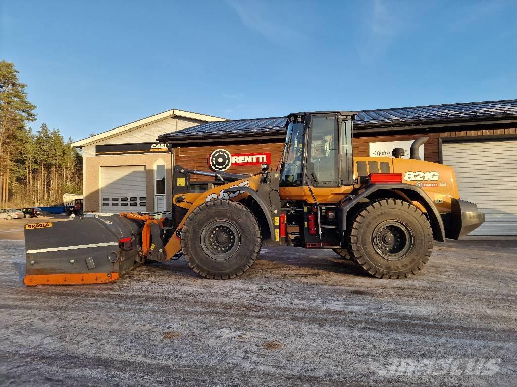 CASE 821 G2 Kolesni nakladalci