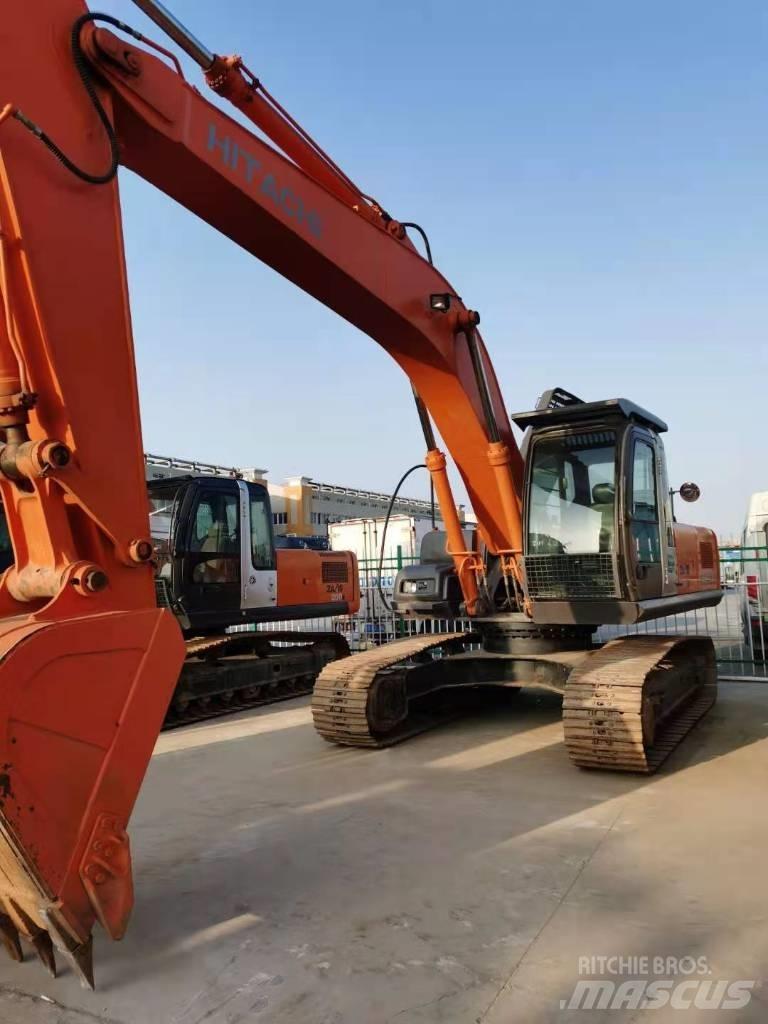 Hitachi ZX 210 Bagri goseničarji
