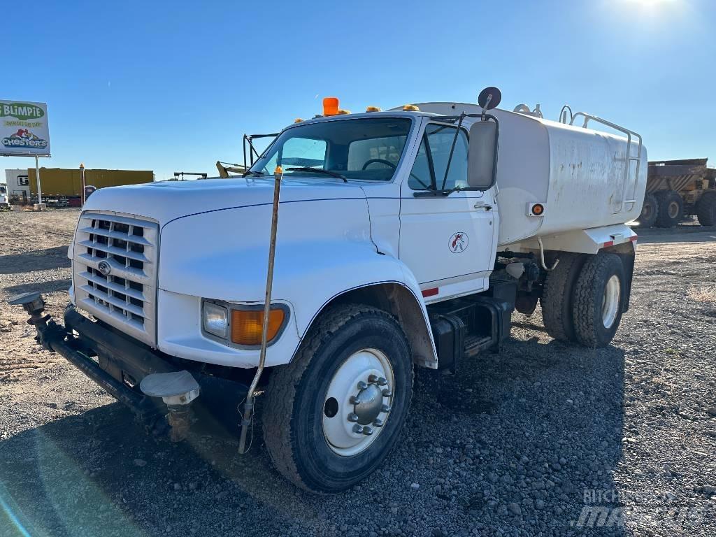 Ford F 800 Tovornjaki za vodo