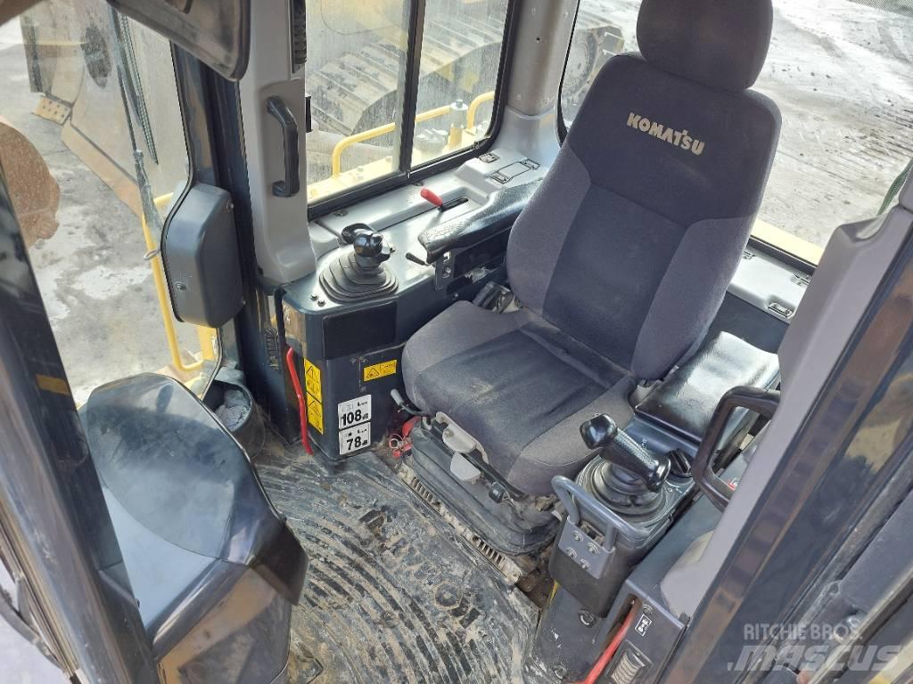 Komatsu D65PX-18 Buldožerji goseničarji