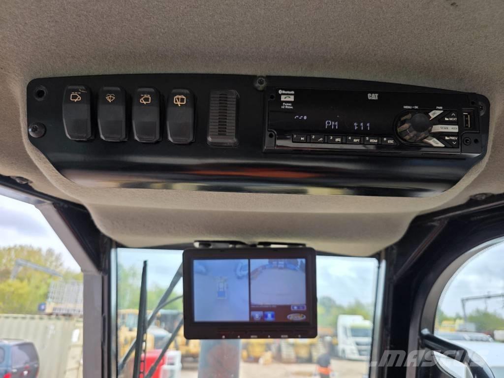 CAT D 5 K 2 LGP Buldožerji goseničarji