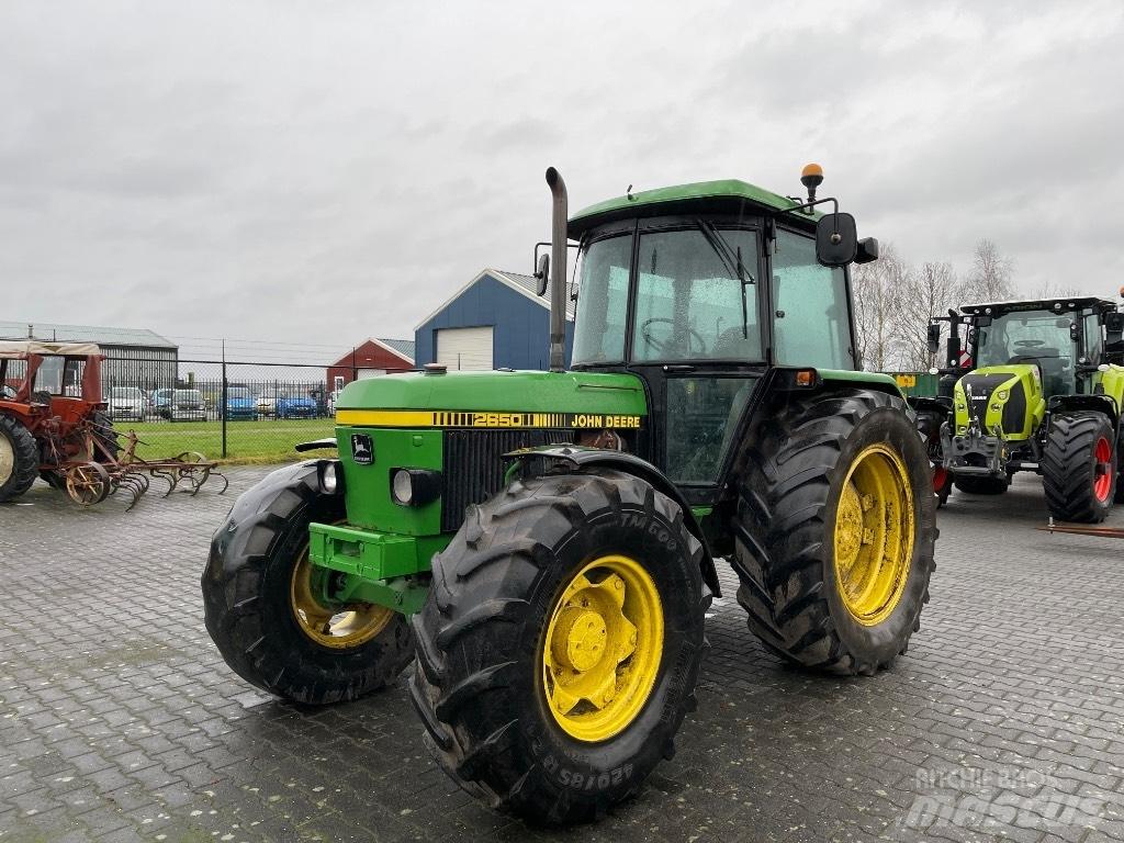 John Deere 2650 Traktorji