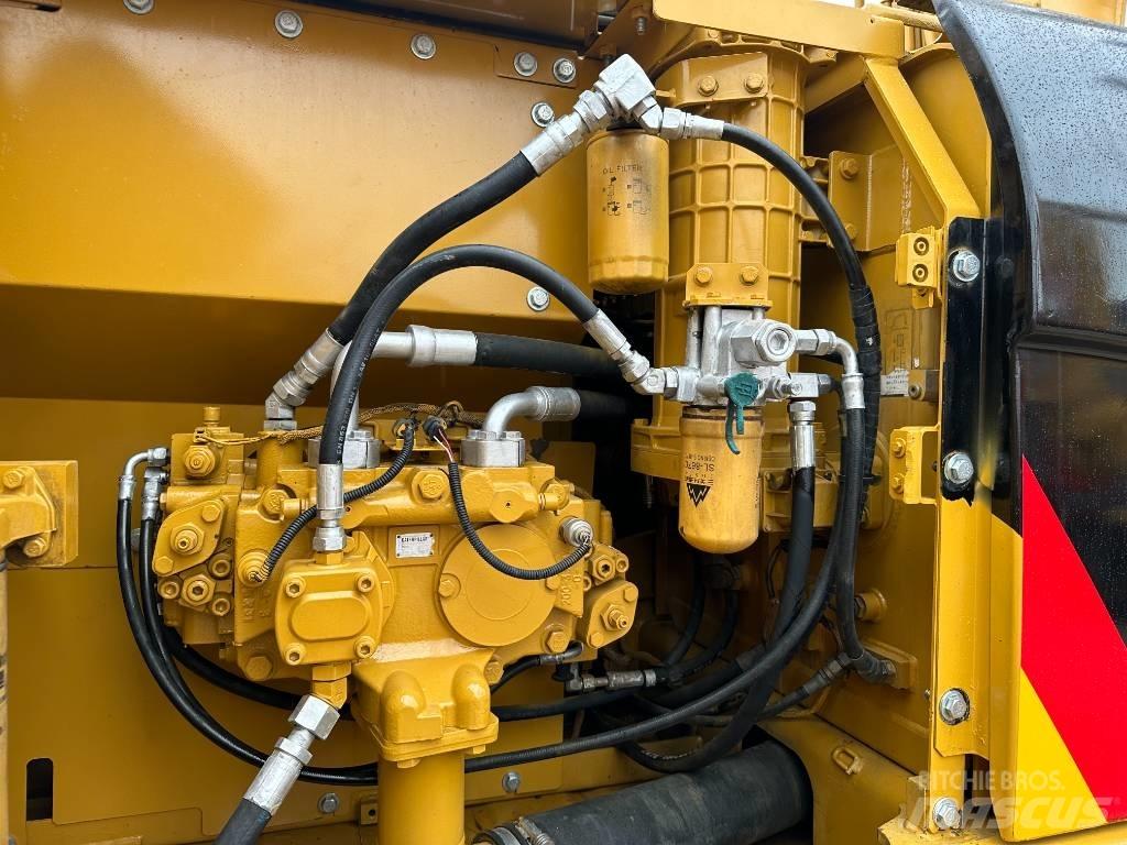CAT 320 Bagri goseničarji