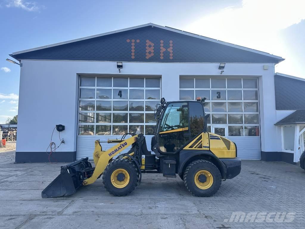 Komatsu WA 80-6 Kolesni nakladalci