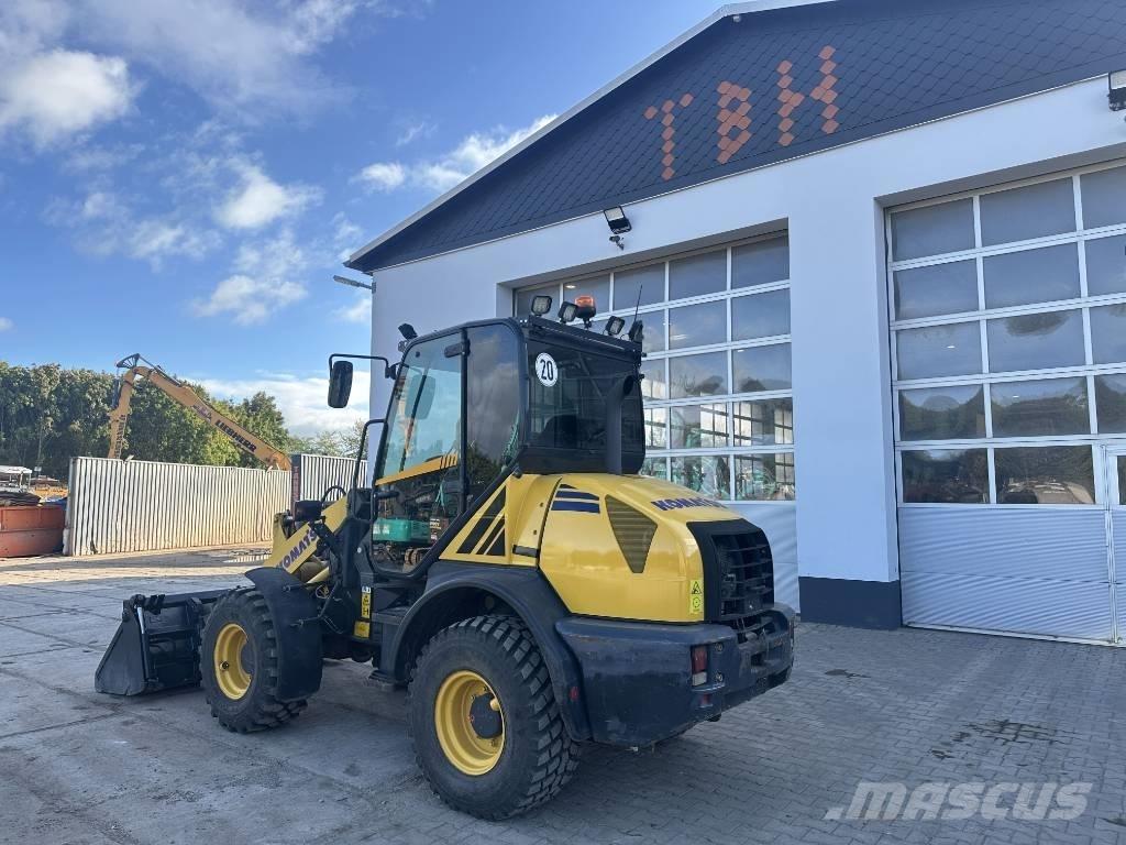 Komatsu WA 80-6 Kolesni nakladalci