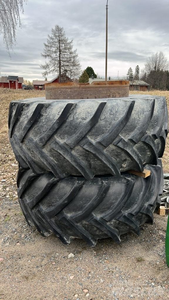 John Deere 4850 Traktorji