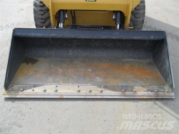 CAT 236 D Skid steer mini nakladalci