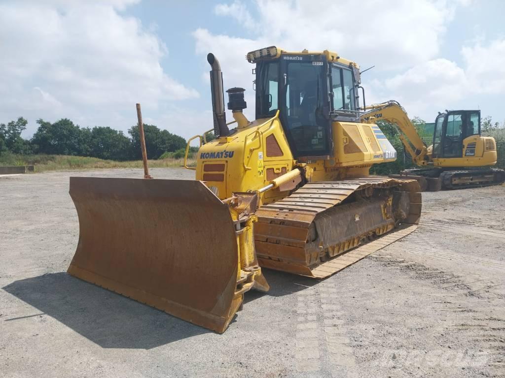 Komatsu D61PX-23 Buldožerji goseničarji