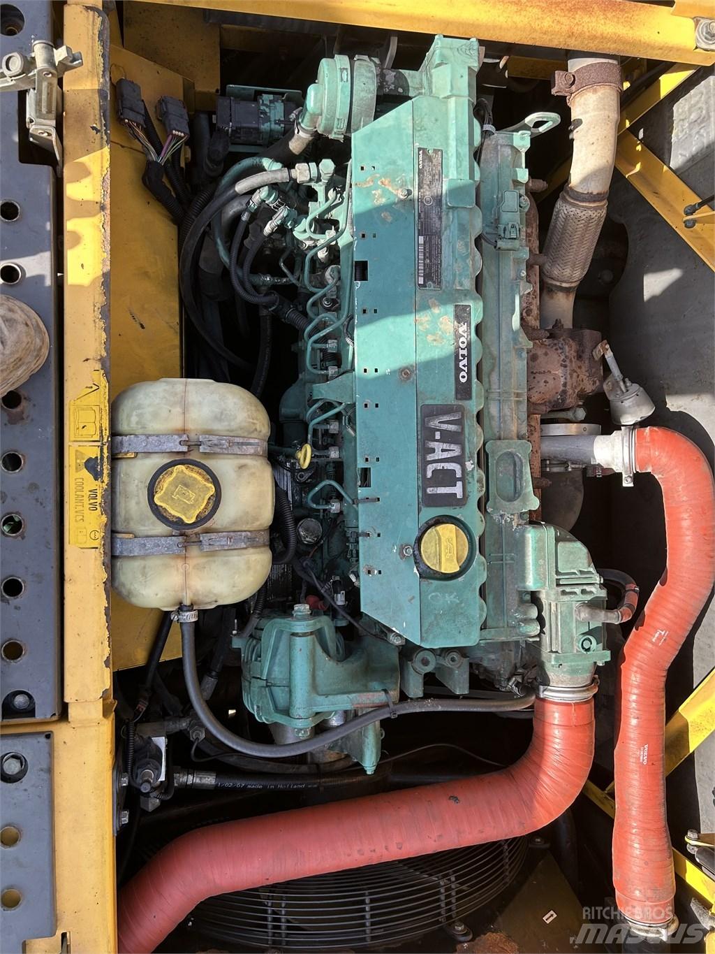  Excavator Volvo Bagri na kolesih