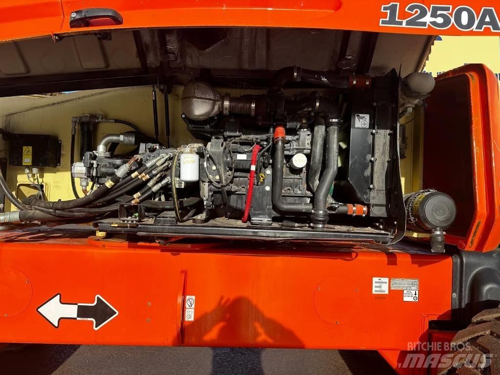 JLG 1250 AJP Zglobne dvižne ploščadi