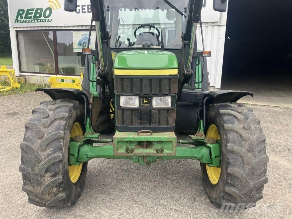 John Deere 6110 SE Traktorji