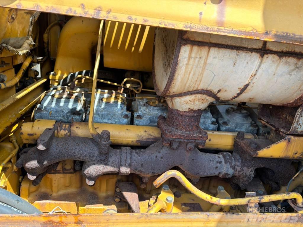 CAT D65PX-8 Buldožerji goseničarji
