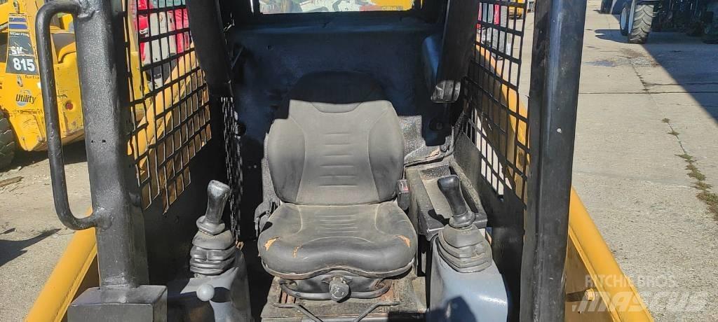CAT 216 Skid steer mini nakladalci