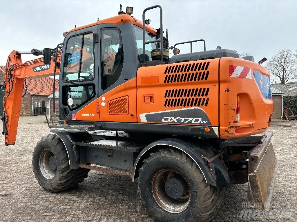 Doosan DX 170 W Bagri na kolesih