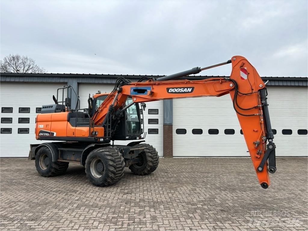 Doosan DX 170 W Bagri na kolesih