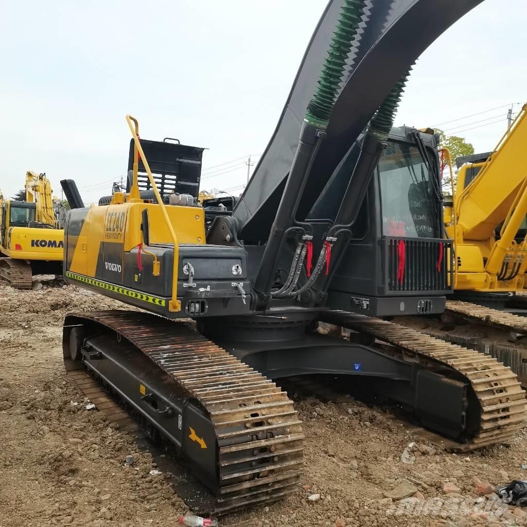 Volvo EC 240 Bagri goseničarji