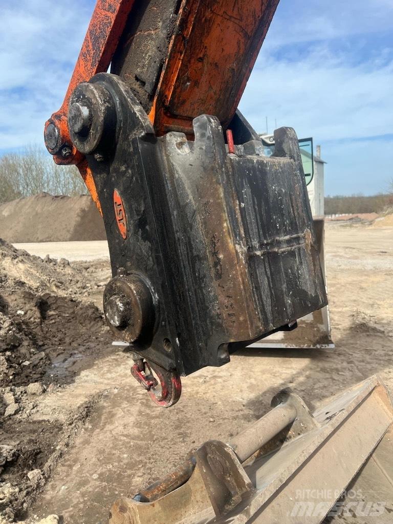 Doosan DX 180 LC-3 Bagri goseničarji