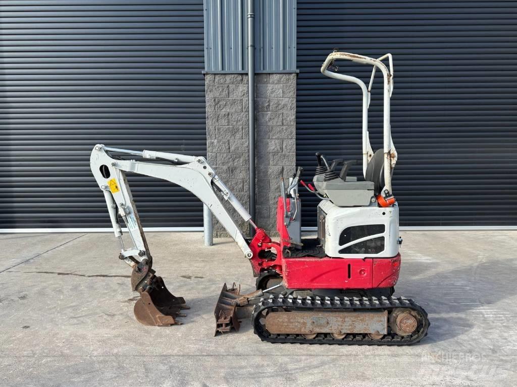 Takeuchi TB 210 R Mini bagri <7t