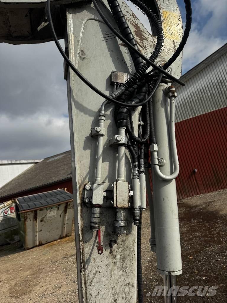 Takeuchi TB 370 Bagri goseničarji