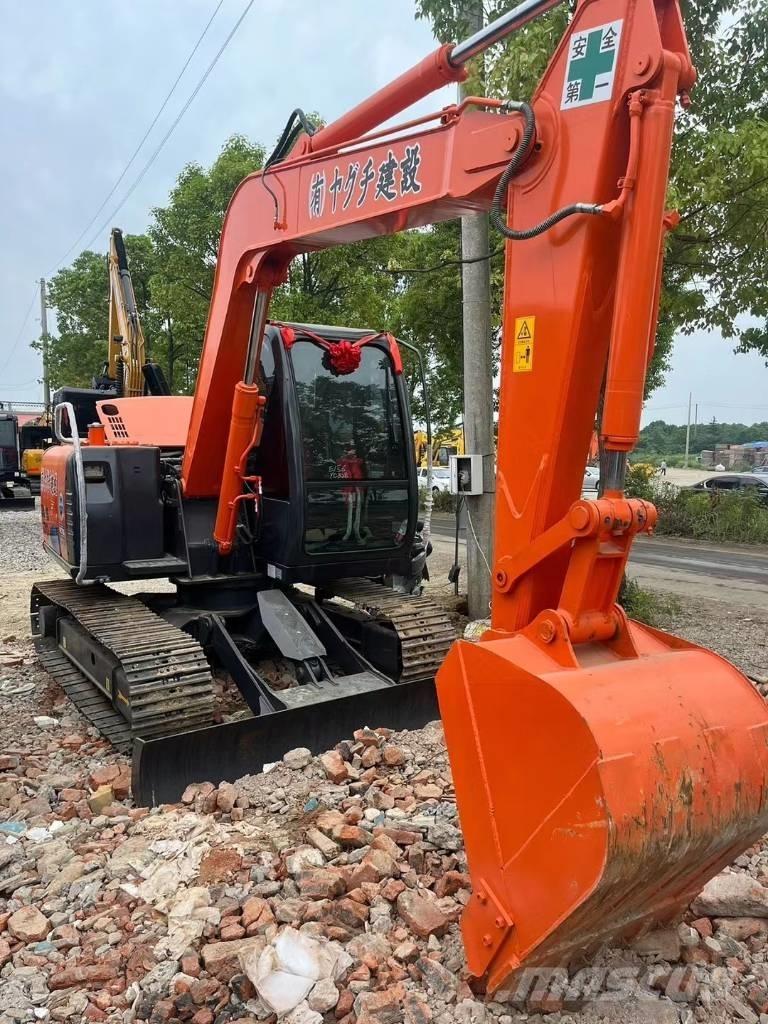 Hitachi ZX70 Midi bagri 7t – 12t