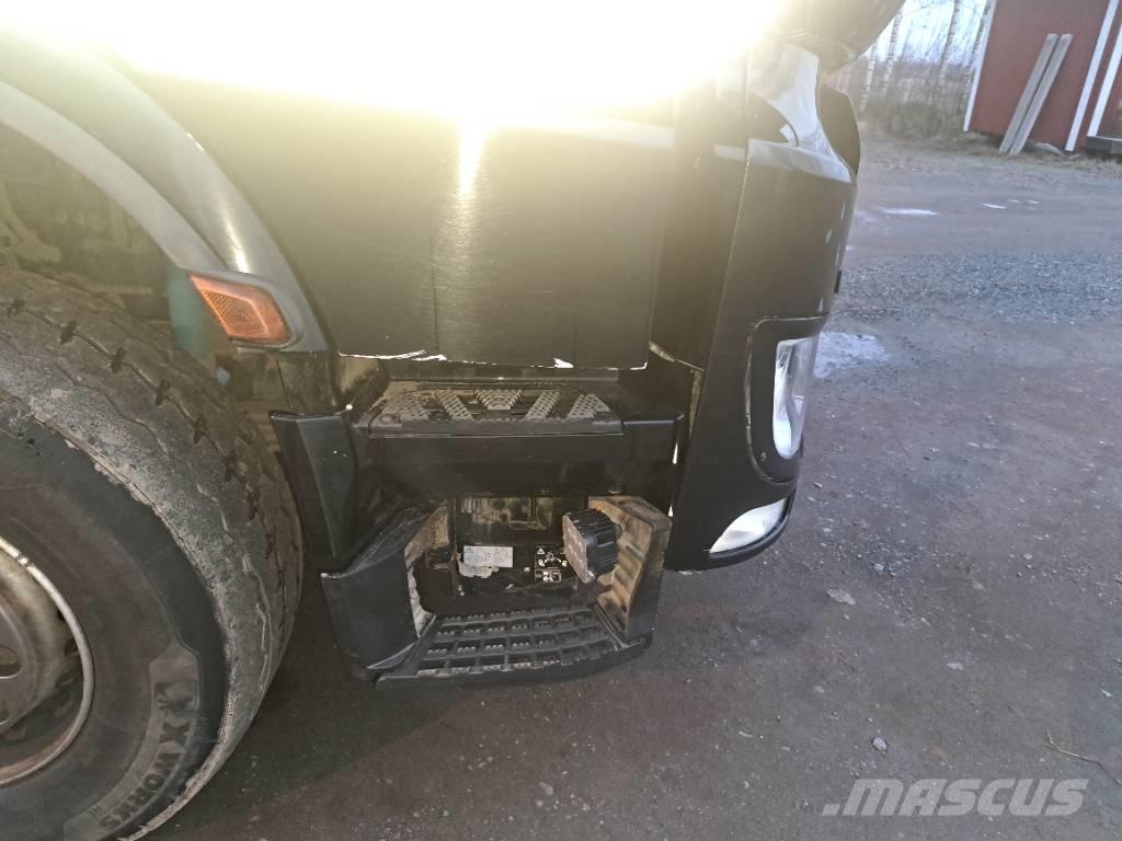 Sisu CM 13 M Tovornjaki za prevoz gozdnih strojev