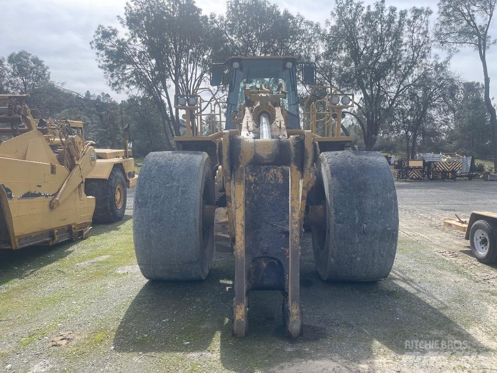 CAT 988 H Kolesni nakladalci